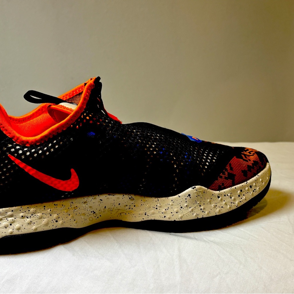 GOAT Nike KD 10 used very good condition 
Size :US 11.5
Uk10.5
EUR45.5
BR43.5